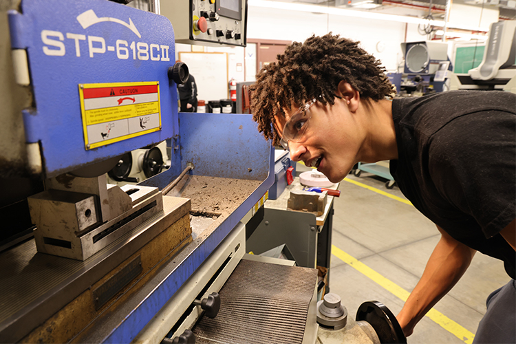 Advanced manufacturing program at CCRI allows high school students to earn certificate